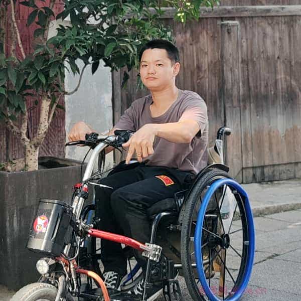 33岁岁湖北单身帅哥 - 滨州吉缘网